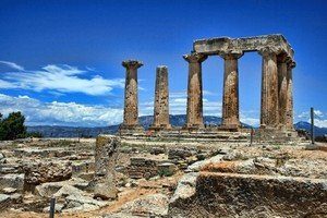 Apollo's temple in ancient Corinth