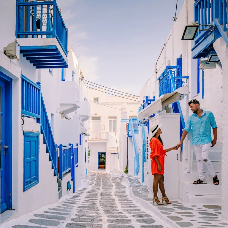 tourists in mykonos town

