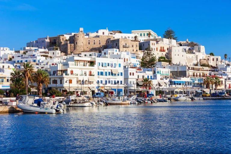 chora town of naxos island