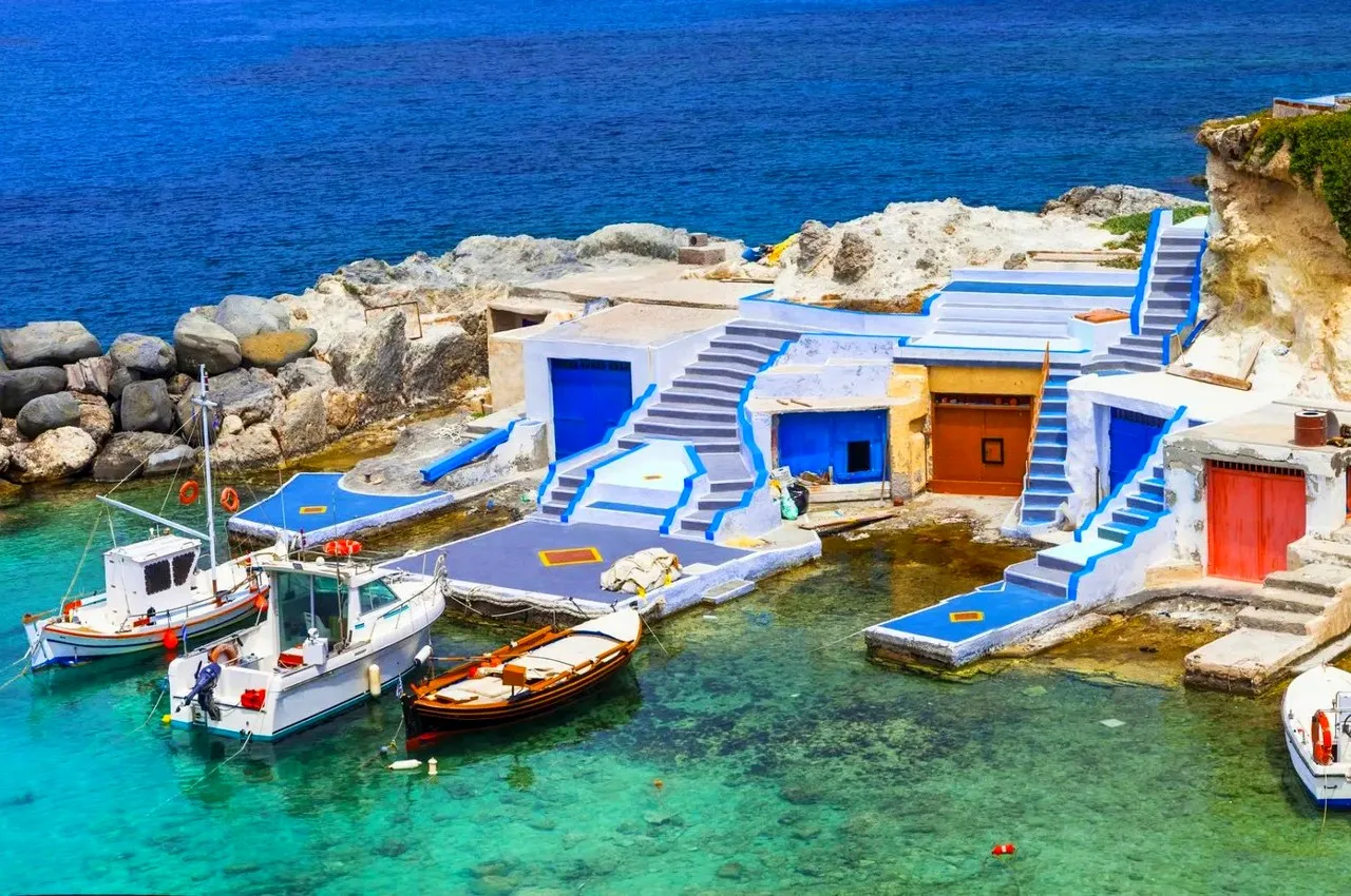 Milos; The Diamond Of The Greek Cycladic Islands 5-D Package